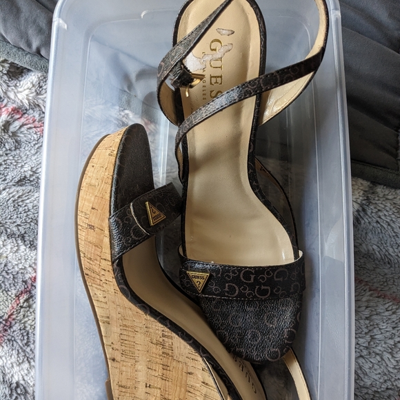 High heel wedge sandal by Guess - Picture 3 of 5